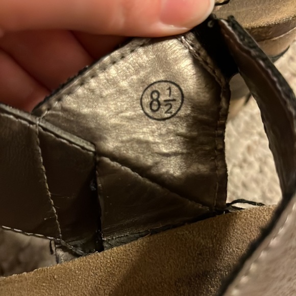 Pierre Dumas Wedges (Size 8 1/2) - Picture 6 of 16